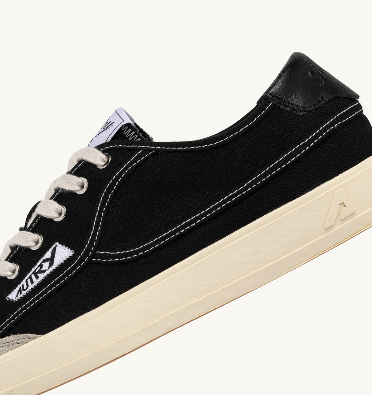 AUTRY Woman WINDSCAPE LOW SNEAKERS IN BLACK CANVAS