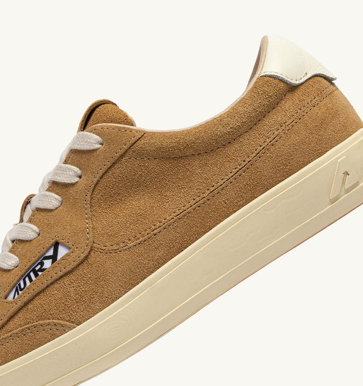 AUTRY Woman WINDSCAPE LOW SNEAKERS IN COPPER BROWN AND MARSHMALLOW SUEDE