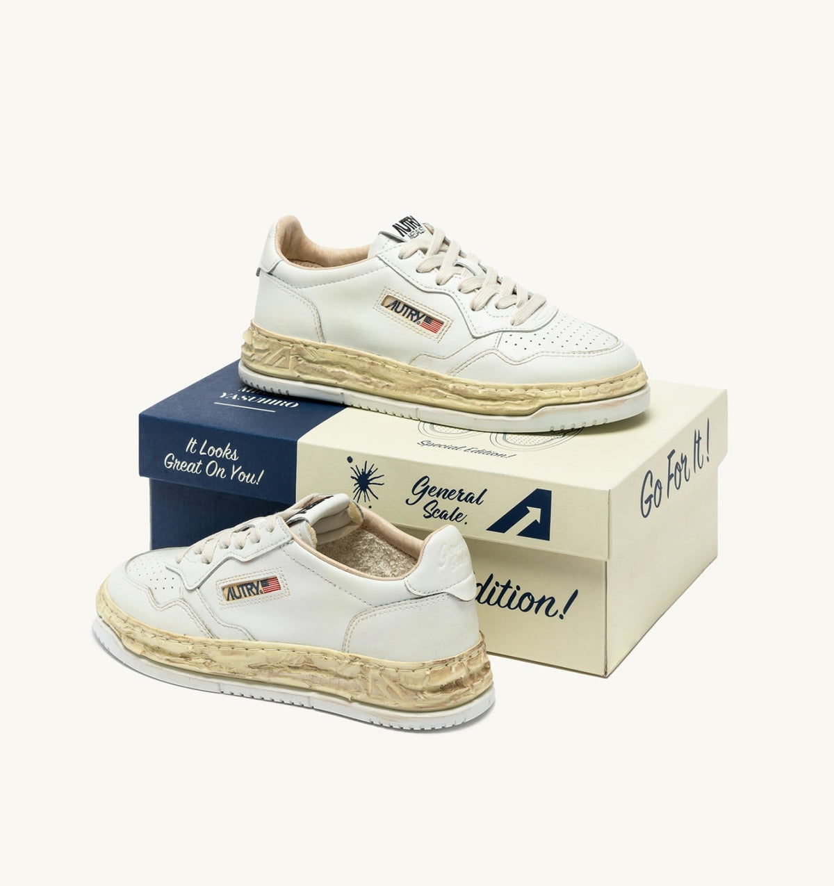 AUTRY Woman MEDALIST LOW SUPER VINTAGE 'Autry x Maison MIHARA YASUHIRO General Scale.' SNEAKERS IN WHITE LEATHER