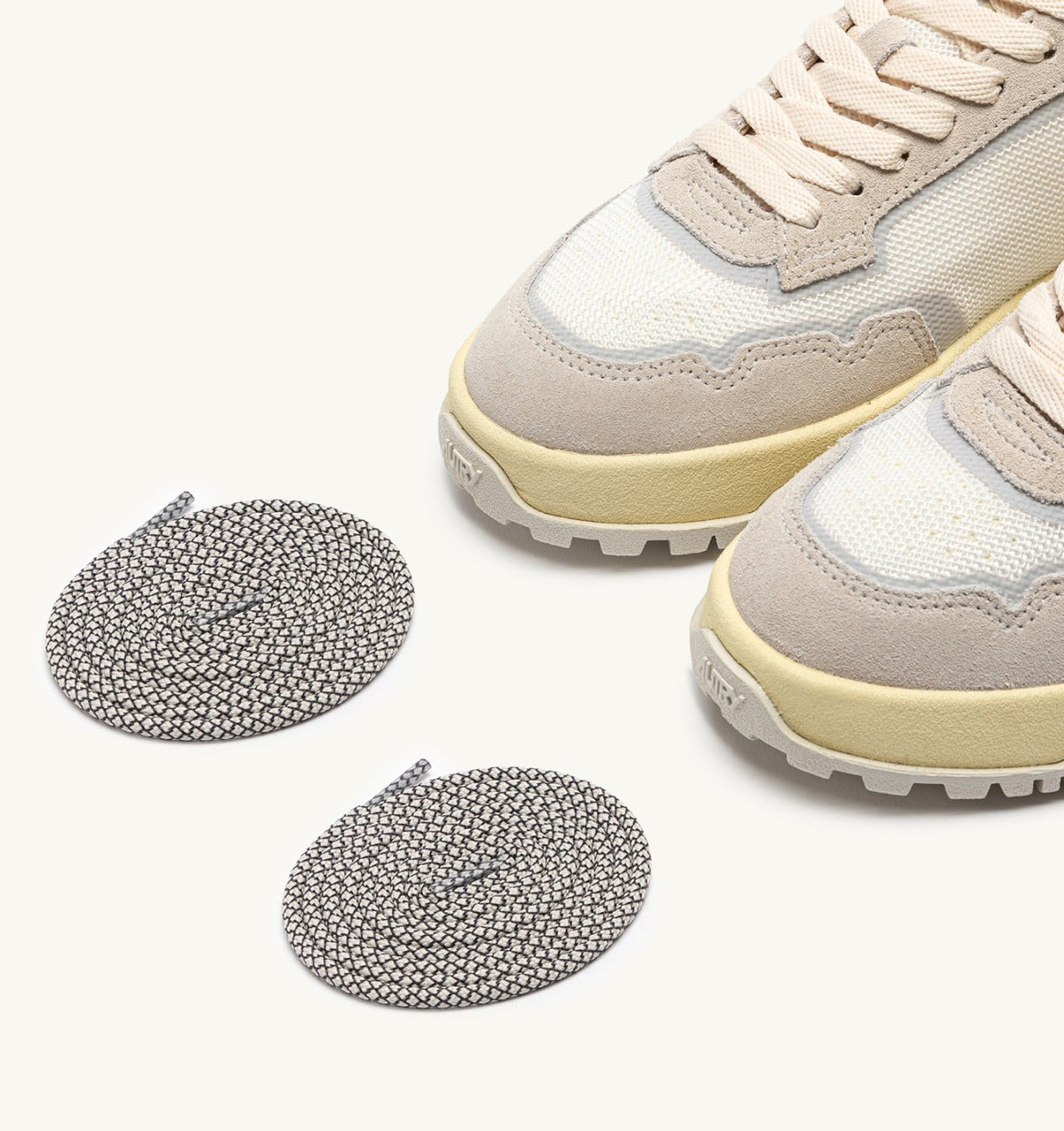AUTRY Woman WILDPACE LOW SNEAKERS IN WHITE AND MARSHMALLOW DRAGON MESH AND SUEDE