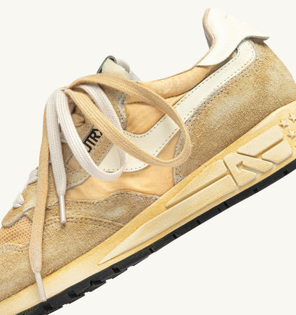 AUTRY Woman REELWIND SUPER VINTAGE SNEAKERS IN YOLK YELLOW AND WHITE SUEDE AND NYLON
