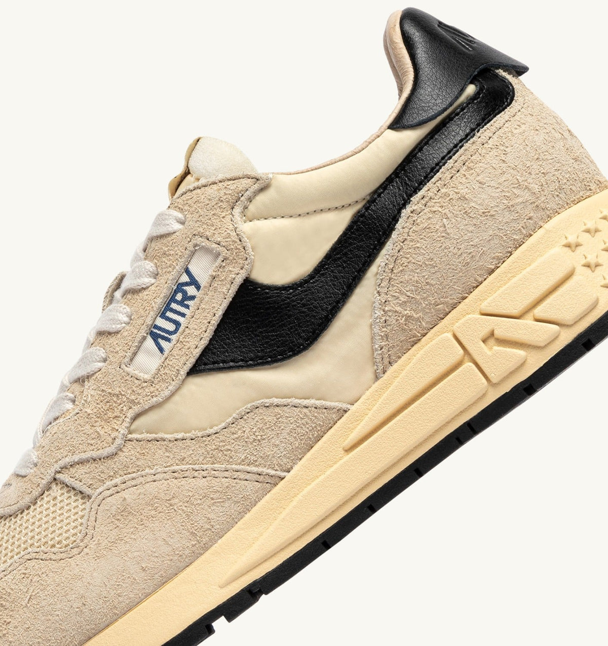AUTRY Woman REELWIND LOW SNEAKERS IN ECRU AND BLACK NYLON AND SUEDE