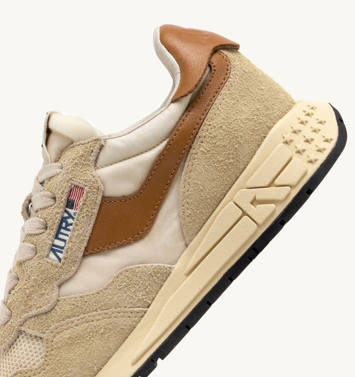 AUTRY Woman REELWIND LOW SNEAKERS IN ECRU AND CATHAY SPICE SUEDE AND NYLON