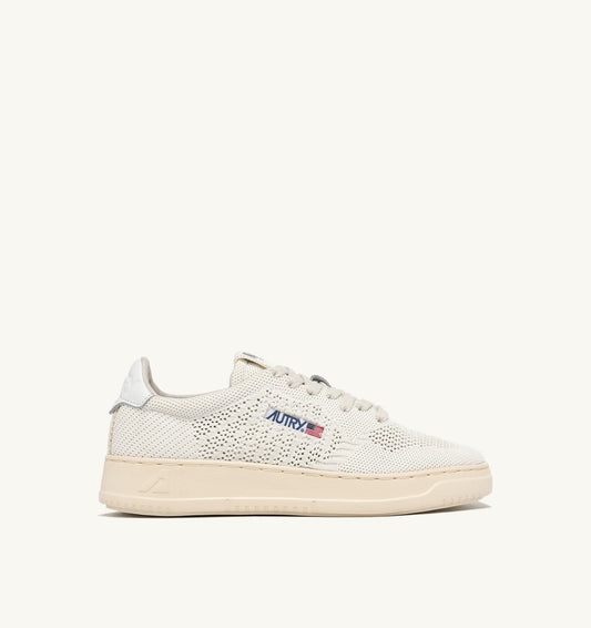 AUTRY Woman MEDALIST EASEKNIT LOW SNEAKERS IN IVORY WHITE KNIT