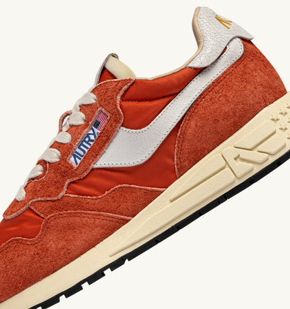 AUTRY Man REELWIND LOW SNEAKERS IN WHITE AND ORANGE RUST NYLON AND SUEDE
