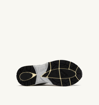 AUTRY Man HYPERWAY SNEAKERS IN WHITE SILVER AND BLACK SYNTHETIC LEATHER AND MESH