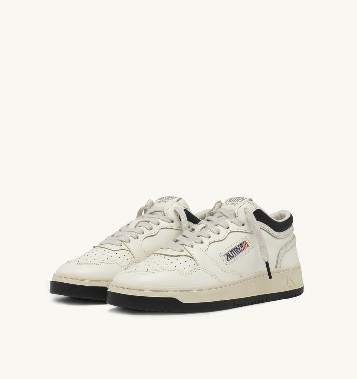 AUTRY Man MED-WAY SNEAKERS IN LEATHER COLOR MARSHMALLOW AND BLACK