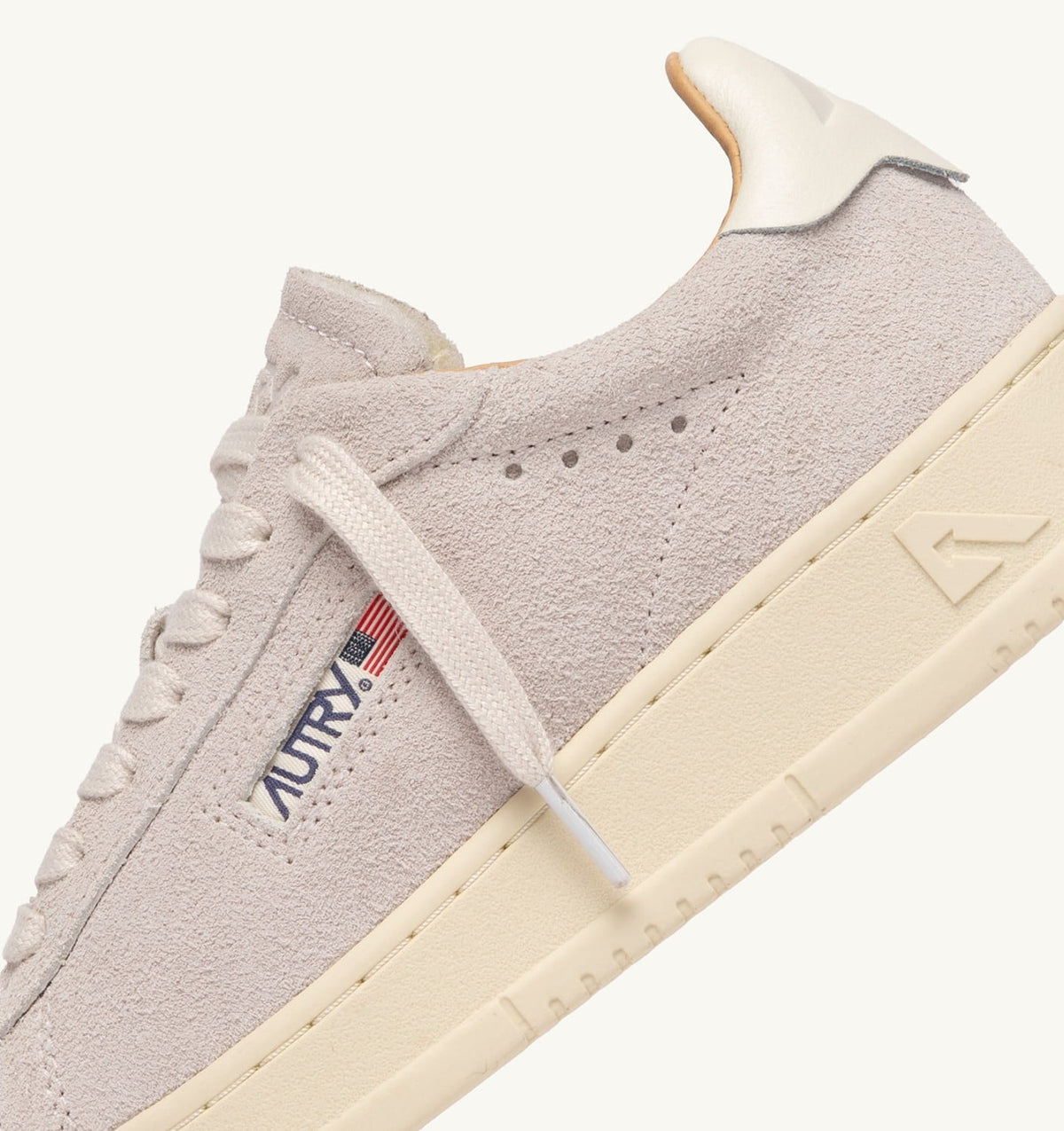AUTRY Man DALLAS LOW SNEAKERS IN WHITE SUEDE