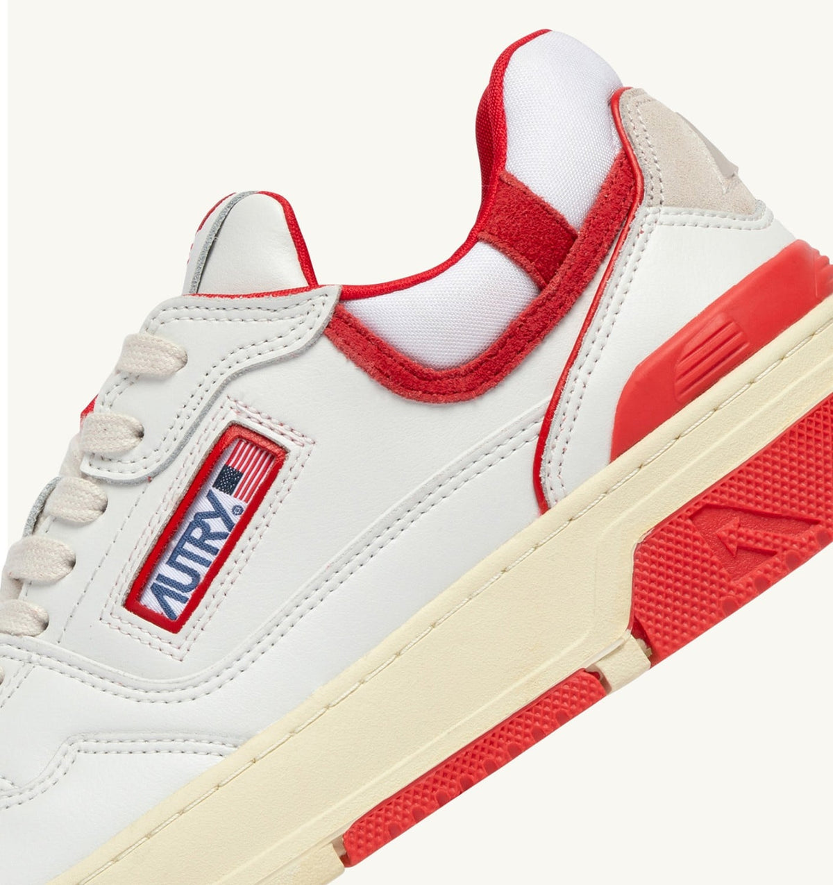 AUTRY Man SNEAKERS CLC LOW IN WHITE AND VIRGIN RED LEATHER