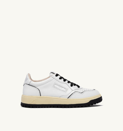 AUTRY Man GOLF LOW SNEAKERS IN LEATHER COLOR WHITE AND BLACK