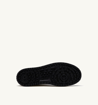 AUTRY Man GOLF LOW SNEAKERS IN LEATHER COLOR WHITE AND BLACK