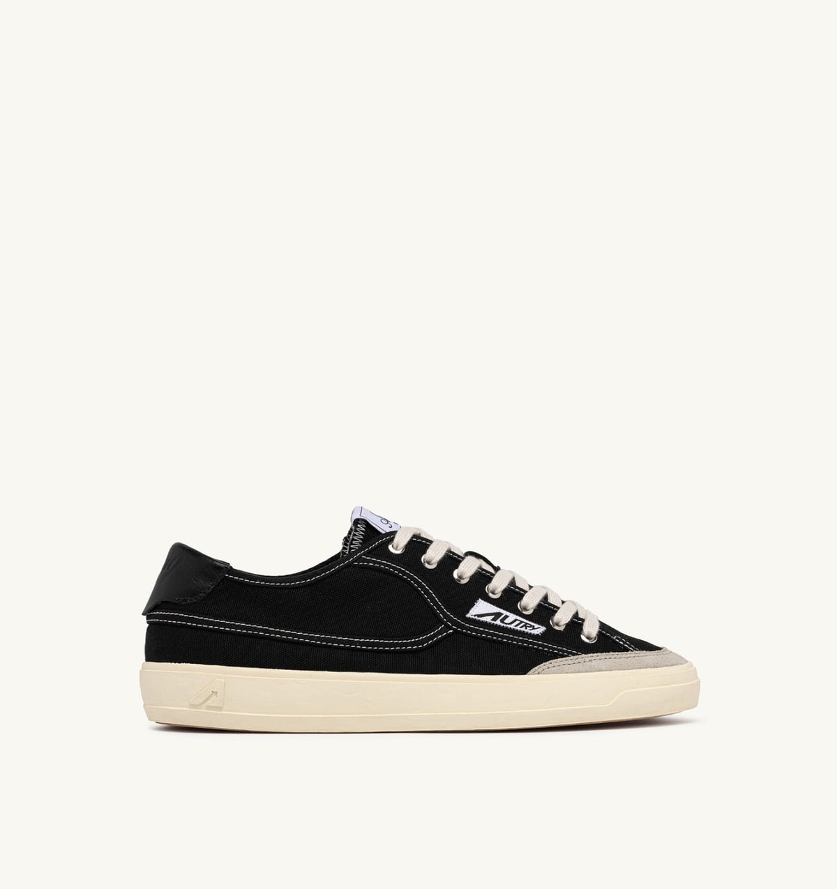 AUTRY Woman WINDSCAPE LOW SNEAKERS IN BLACK CANVAS