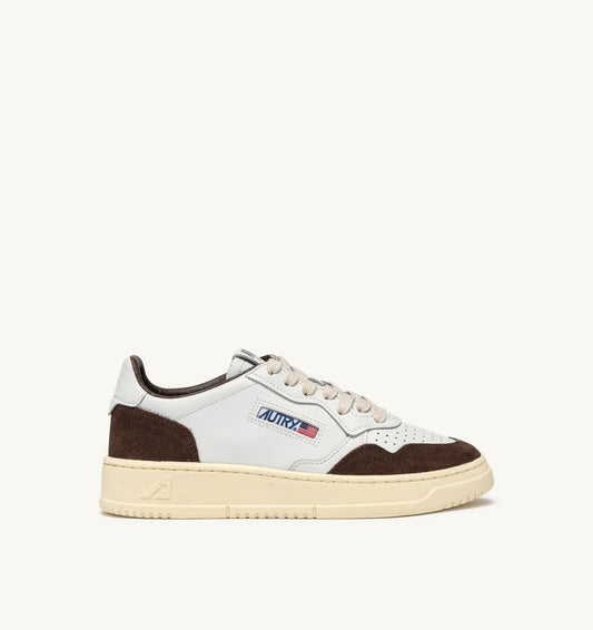 AUTRY Man MEDALIST LOW SNEAKERS IN WHITE LEATHER AND MAHOGANY SUEDE