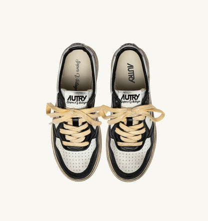 AUTRY Man MEDALIST LOW SUPER VINTAGE SNEAKERS IN WHITE BLACK AND SILVER LEATHER
