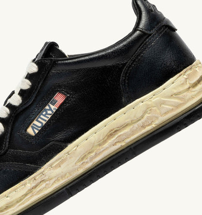 AUTRY Man MEDALIST LOW SUPER VINTAGE 'Autry x Maison MIHARA YASUHIRO General Scale.' SNEAKERS IN BLACK LEATHER