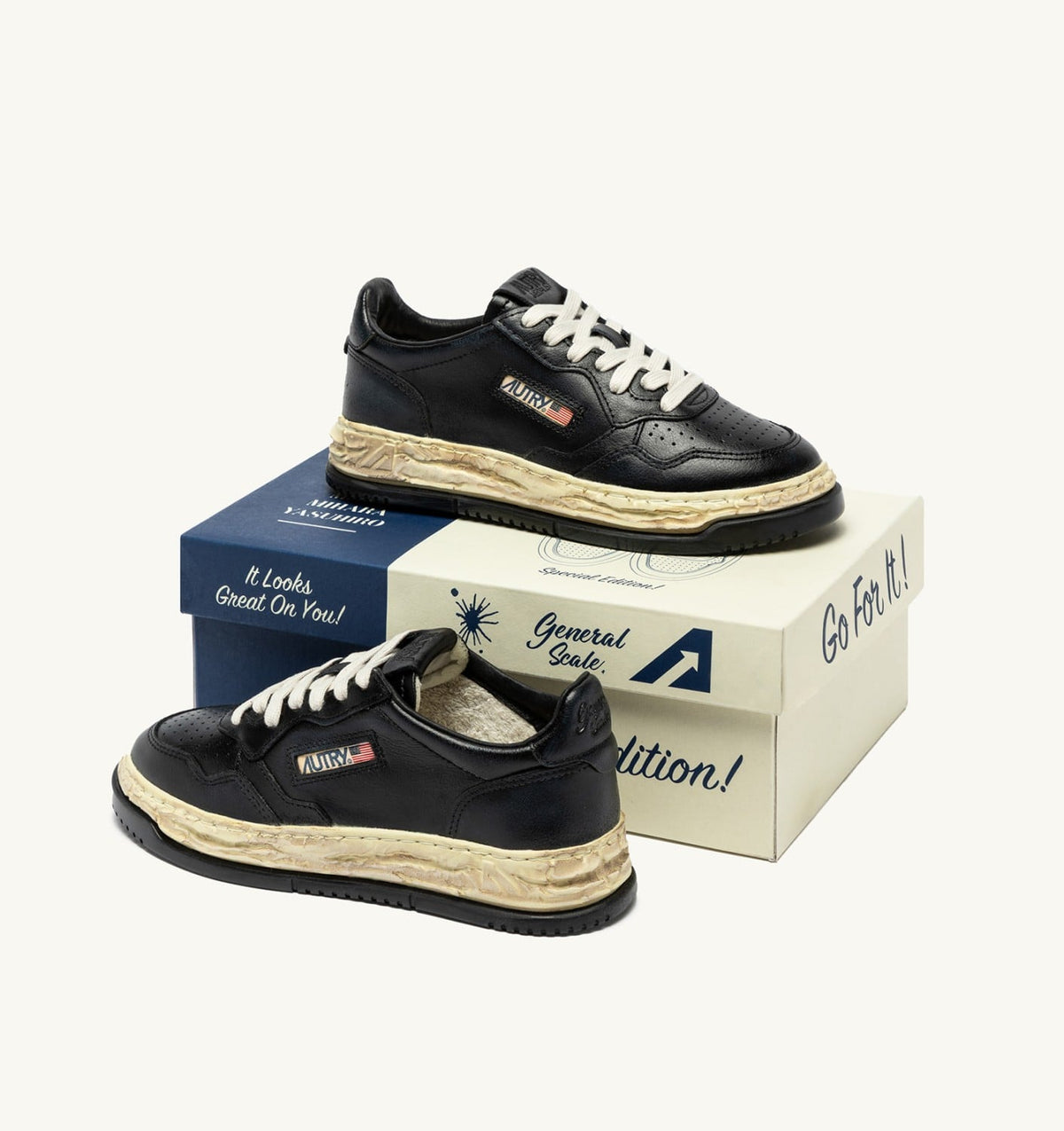 AUTRY Man MEDALIST LOW SUPER VINTAGE 'Autry x Maison MIHARA YASUHIRO General Scale.' SNEAKERS IN BLACK LEATHER