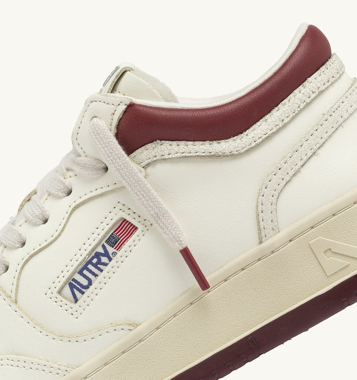 AUTRY Man MED-WAY SNEAKERS IN LEATHER COLOR MARSHMALLOW AND SYRAH