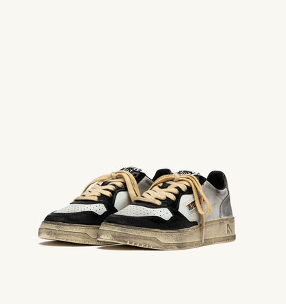 AUTRY Woman MEDALIST LOW SUPER VINTAGE SNEAKERS LOW IN WHITE BLACK AND SILVER LEATHER
