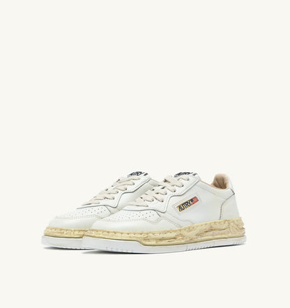 AUTRY Woman MEDALIST LOW SUPER VINTAGE 'Autry x Maison MIHARA YASUHIRO General Scale.' SNEAKERS IN WHITE LEATHER
