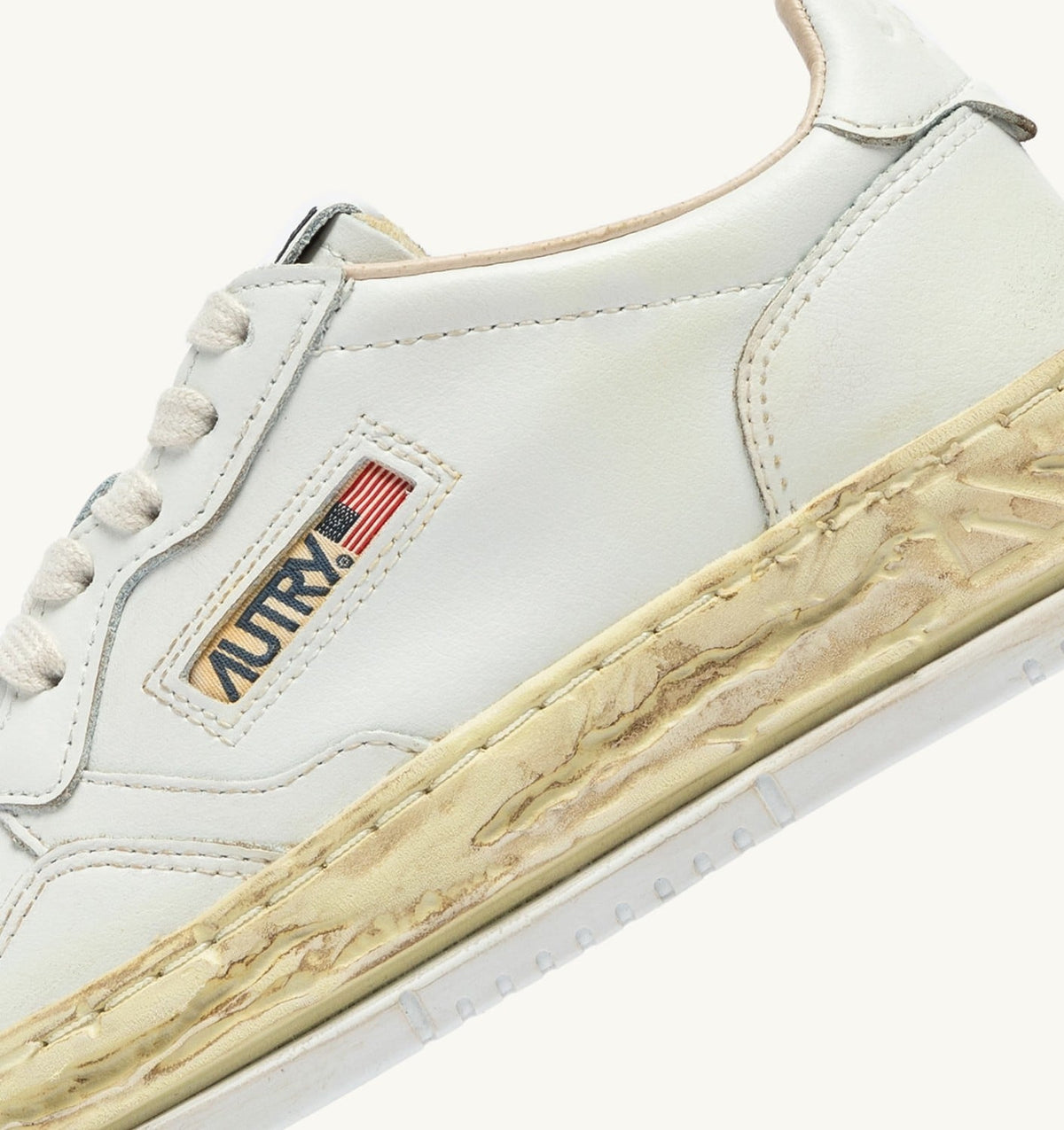 AUTRY Woman MEDALIST LOW SUPER VINTAGE 'Autry x Maison MIHARA YASUHIRO General Scale.' SNEAKERS IN WHITE LEATHER