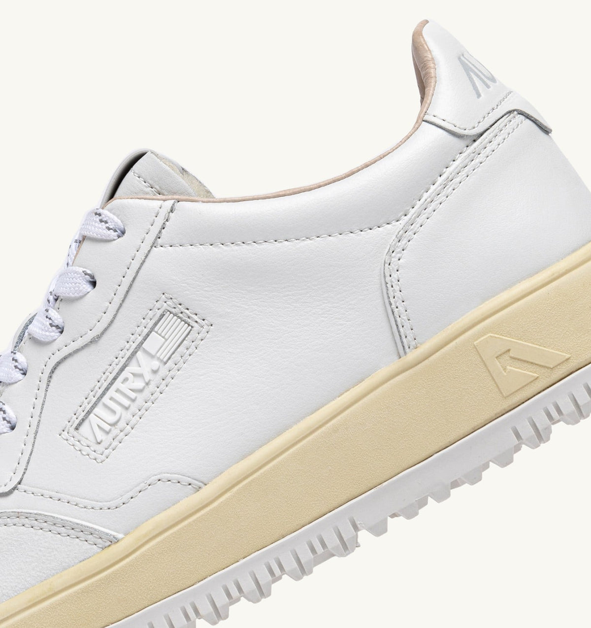 AUTRY Woman GOLF LOW SNEAKERS IN WHITE LEATHER