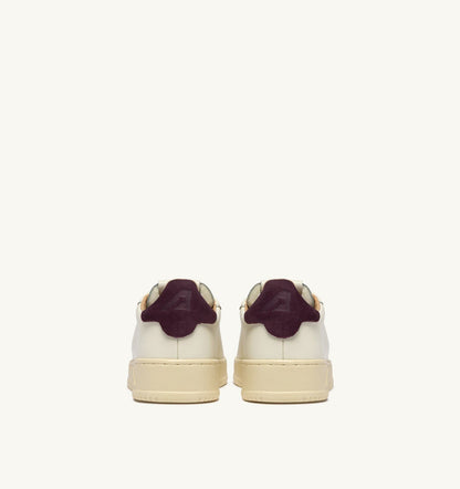 AUTRY Woman DALLAS LOW SNEAKERS IN MARSHMALLOW AND FIG LEATHER