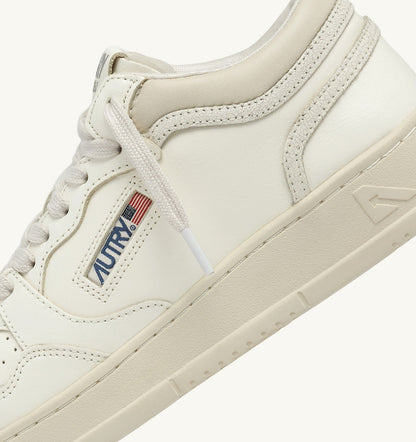AUTRY Woman MED-WAY SNEAKERS IN LEATHER COLOR MARSHMALLOW AND WHITE
